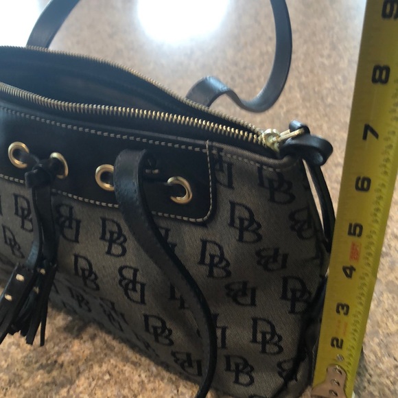 Dooney & Bourke black leather with DB monogram bag - Picture 5 of 15
